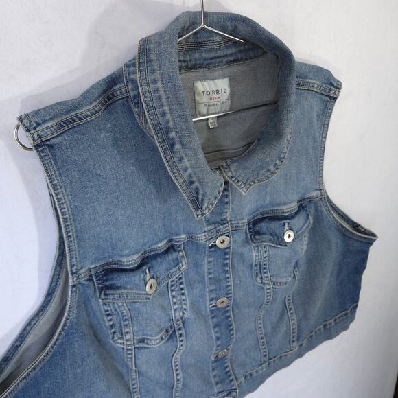 Torrid Women's Blue Denim Vest - Picture 4 of 10
